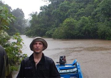 亚马逊河上正在下雨